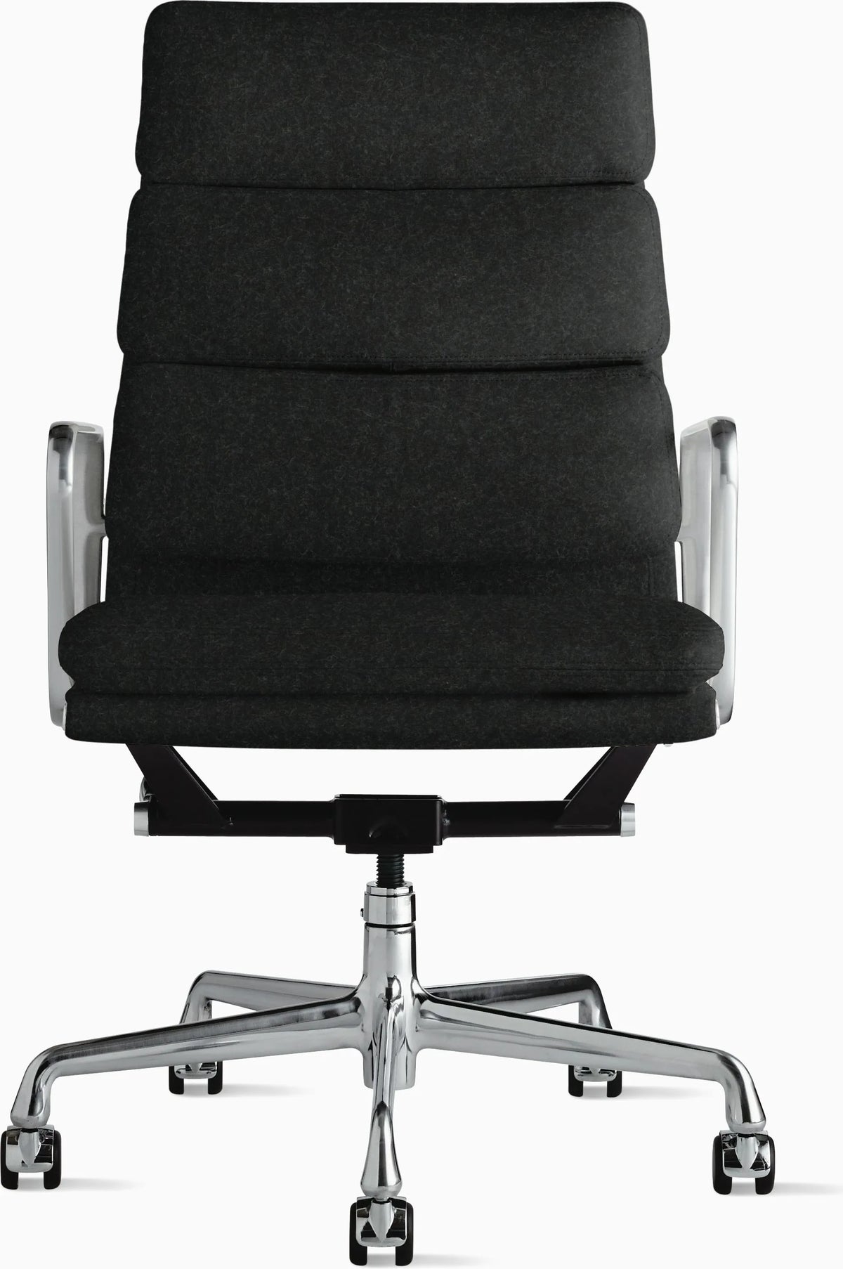 Eames Soft Pad Management Chair