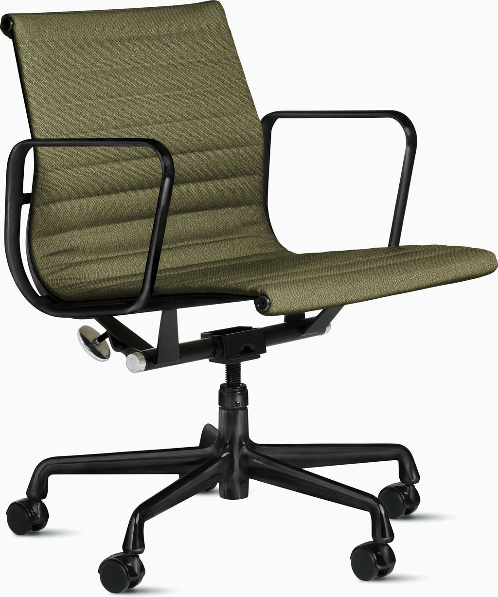 Eames Aluminum Group Chair, Management