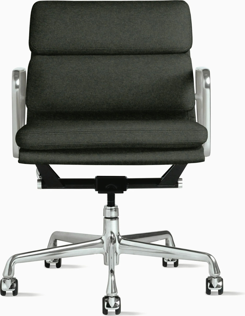 Eames Soft Pad Management Chair
