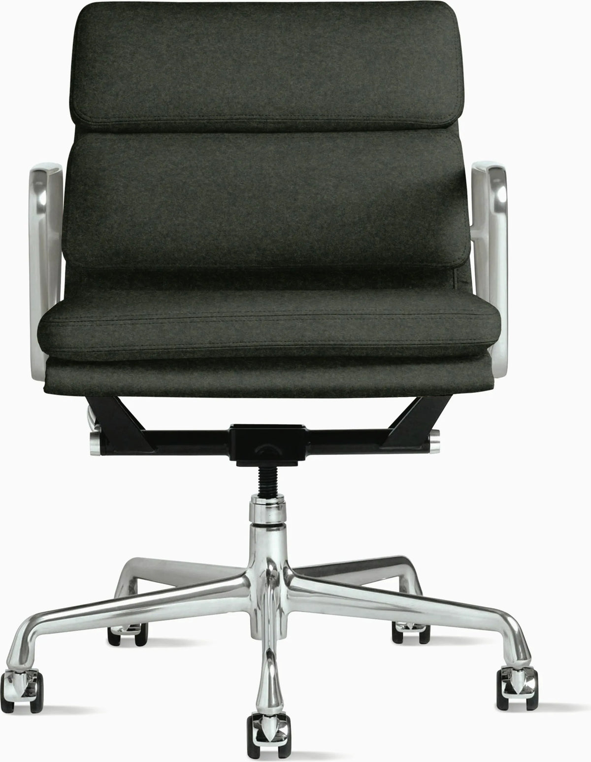 Eames Soft Pad Management Chair